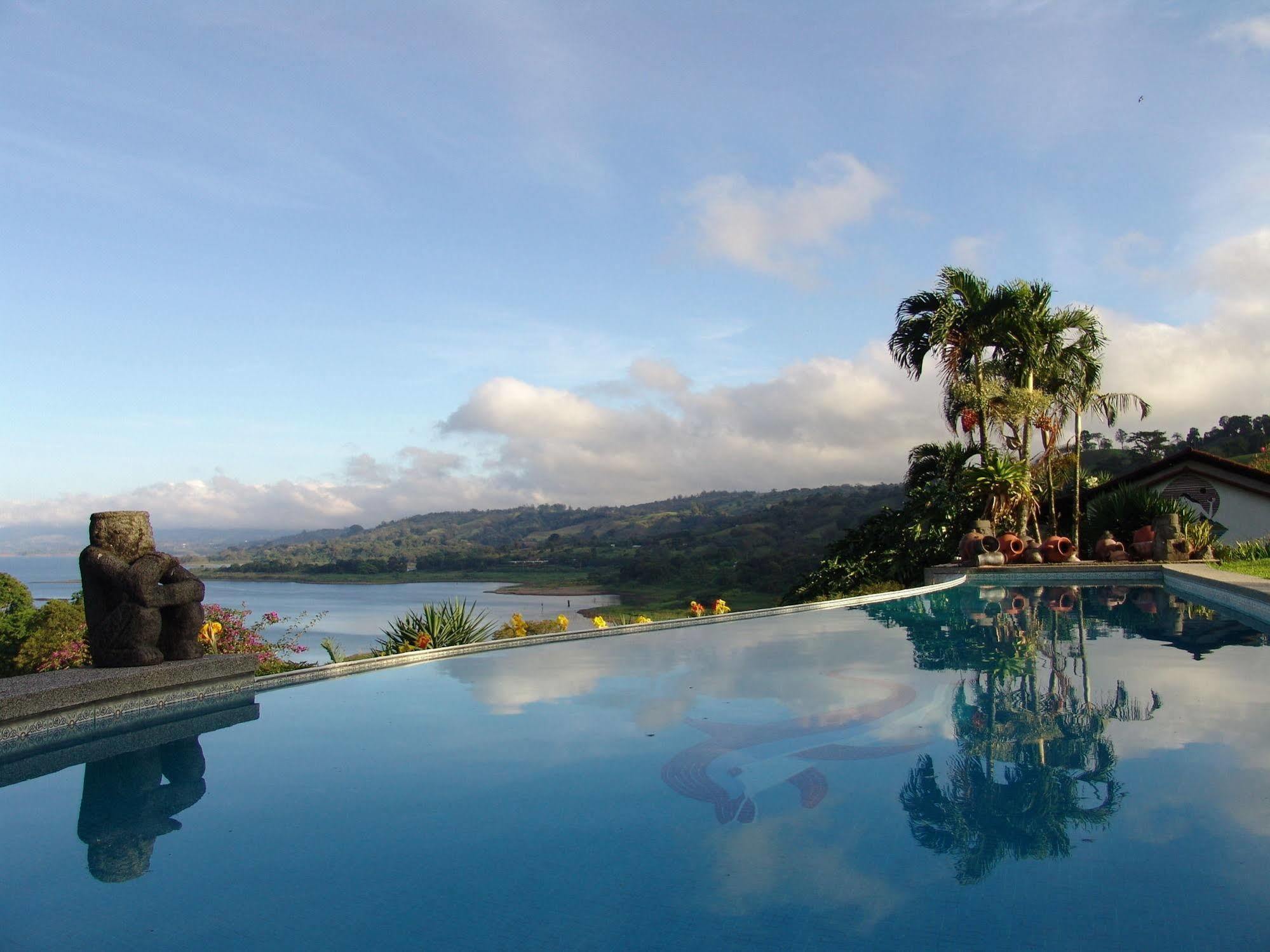 Hotel La Mansion Inn Arenal Нуево-Аренал Екстер'єр фото